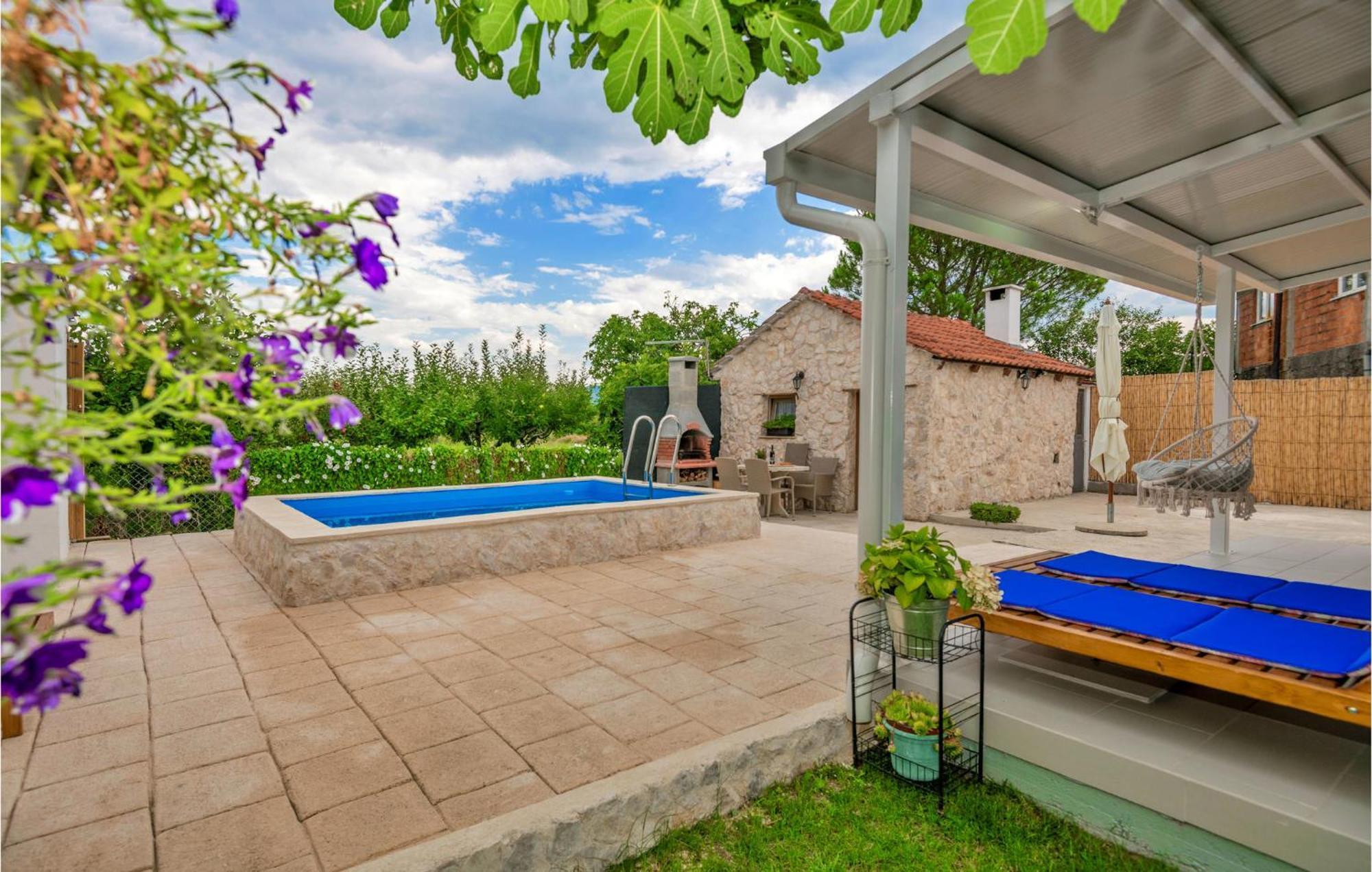 Beautiful Apartment In Metkovic With Kitchen Exterior photo